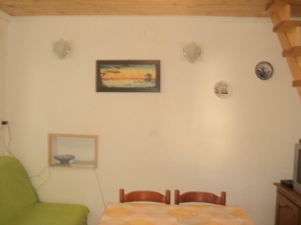 Studio Apartman Kastel Kambelovac Kaštela Exterior foto